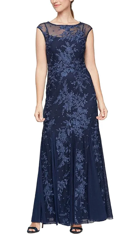 Alex Evenings 81171251 - Embroidered Godet Evening Dress